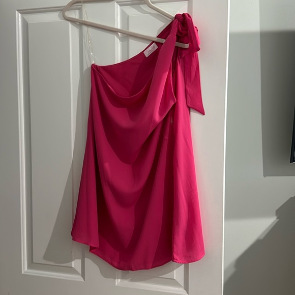 Size medium pink lily sheath dress in excellent used condition - Picture 1 of 2